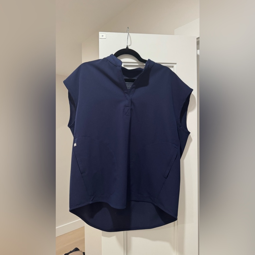 Figs Rafaela Scrub Top Navy
